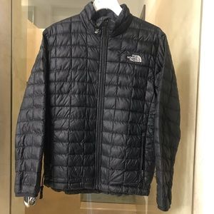 Authentic The North Face boys jacket.
